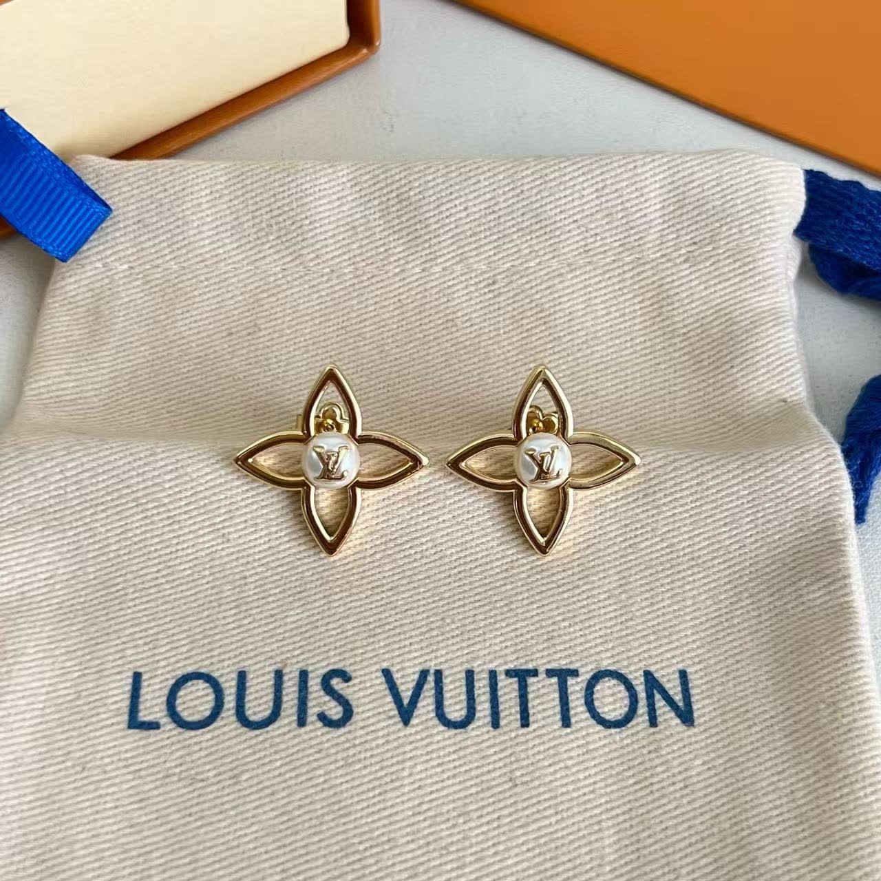 Louis Vuitton Gold Flower Stud Earrings
